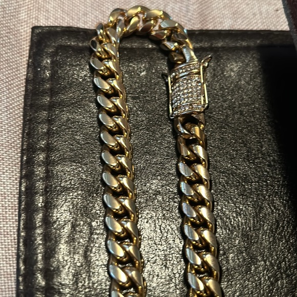 Stunning 14k solid gold big chain Cuban link with diamond clasp 💯 - Picture 3 of 17